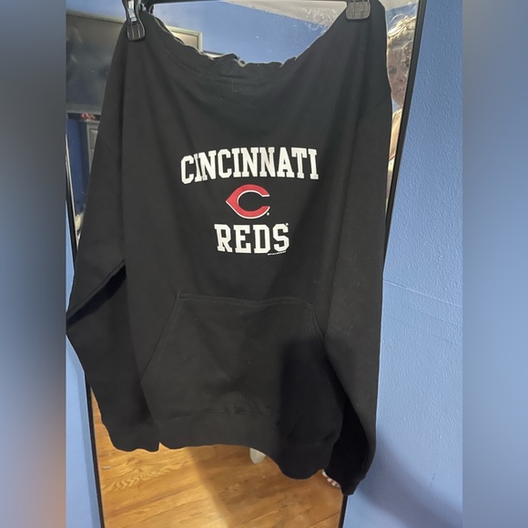 soft as grape Other - CINCINNATI REDS YOUTH BLACK #1 DESIGN LONG SLEEVE HOODIE. Soft as grape youth XL
